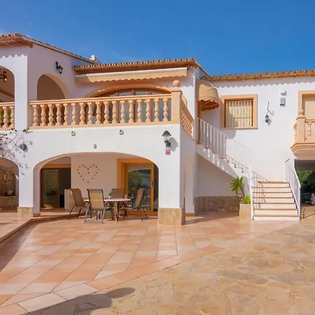 Βίλα Guzman - Sonrisas *